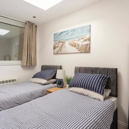 Beautiful 2 Bed Apartment Just Steps To The Beach Γουέιμουθ Εξωτερικό φωτογραφία
