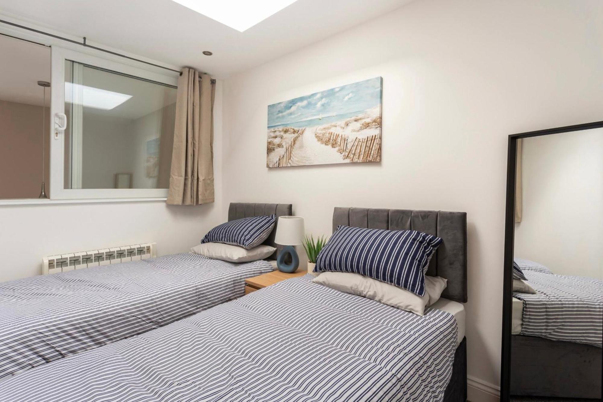 Beautiful 2 Bed Apartment Just Steps To The Beach Γουέιμουθ Εξωτερικό φωτογραφία